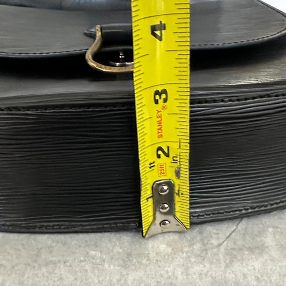 Vintage Louis Vuitton Black Epi Saint-Cloud Crossbody Bag EUC - Picture 12 of 14